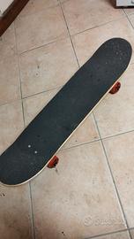 Skateboard+protezioni omaggio