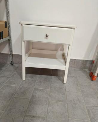 comodino bianco con cassetto 