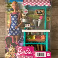 Barbie bancarella del mercato registratore