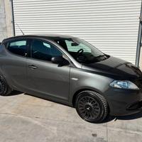 Ypsilon III 2011 1.2 8v Elefantino 69cv my14