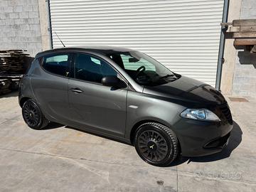 Ypsilon III 2011 1.2 8v Elefantino 69cv my14