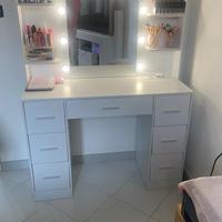 Tavolo trucco