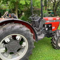 Trattore agricolo