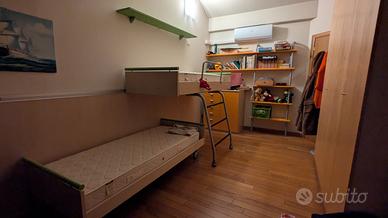 Cameretta con letto a castello