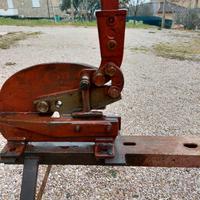 Cesoia manuale per lamiere e tondino