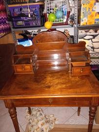 Piccolo scrittoio anni 20