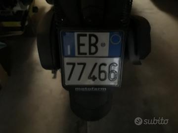 Moto PIAGGIO MP3 300 cilindrata 278 KW 16 benzina