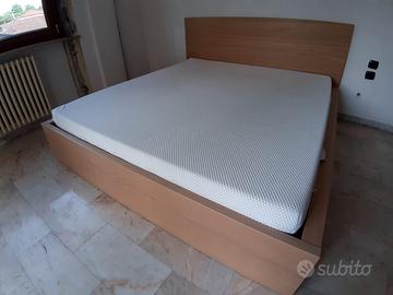 Letto matrimoniale Ikea MALM con materasso