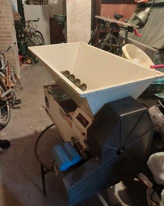 Diraspatrice per uva 