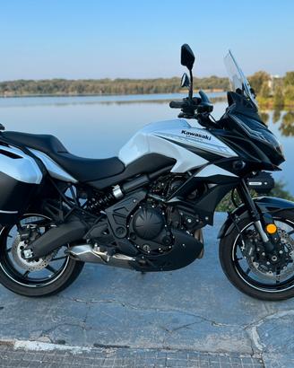 Kawasaki versys 650 km 5.000 (permuto)