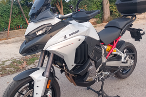 Ducati multistrada V4 S travel e radar
