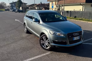 AudiQ7 inscritta ASI