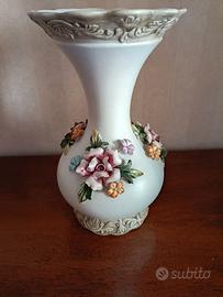 Vaso vintage in ceramica Capodimonte con fiori 
