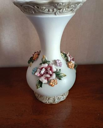 Vaso vintage in ceramica Capodimonte con fiori 