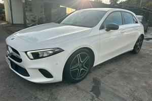 MERCEDES-BENZ A180 D - 2020