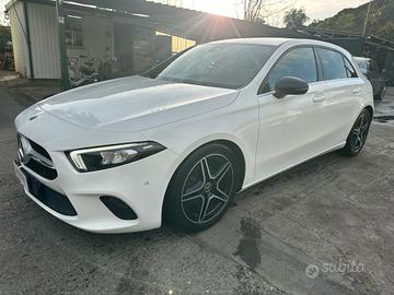 MERCEDES-BENZ A180 D - 2020