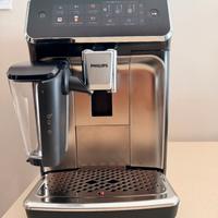 Philips Serie 3300 Macchina da caffè LatteGo