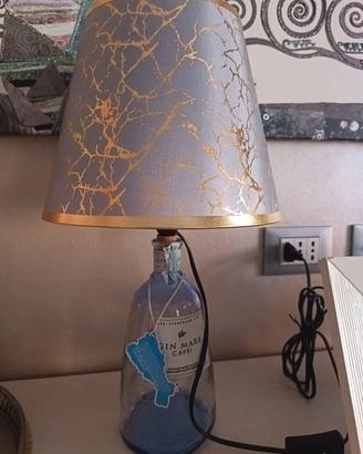 lampada da tavolo in bottiglia di vetro