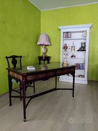 Scrivania in mogano e poltroncina Gusmai
