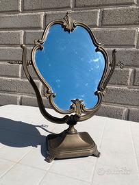 Specchio antico di bronzo grande