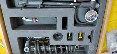Ammortizzatore Rock  Shox a molla 