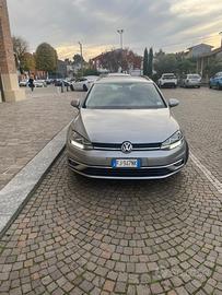 GOLF 7  VARIANT    2017