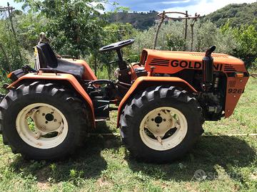 Trattore usato con attrezzatura