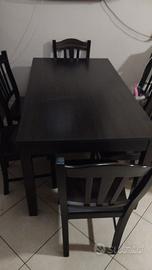 Tavolo con 6 sedie in legno scuro