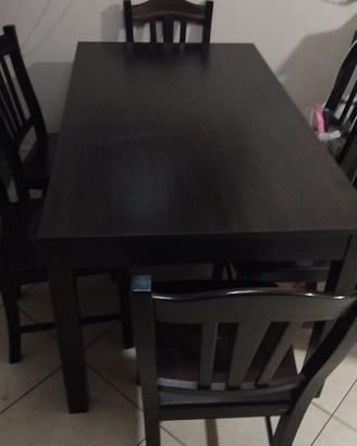 Tavolo con 6 sedie in legno scuro