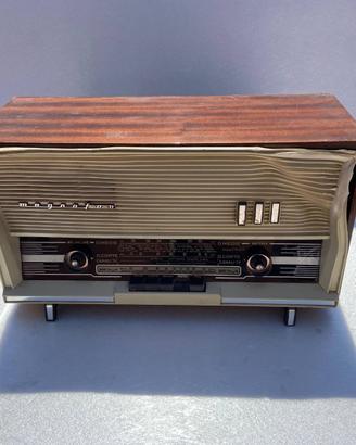 Radio a valvole magnafon.