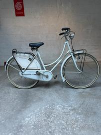 Bicicletta olandese bianca-ruota 26