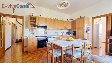 Casa indipendente immersa nel verde a due passi da