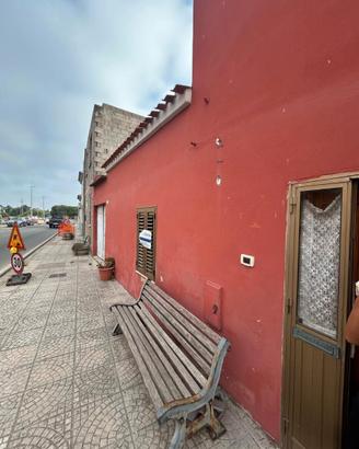 Casa campidanese su due livelli con garage