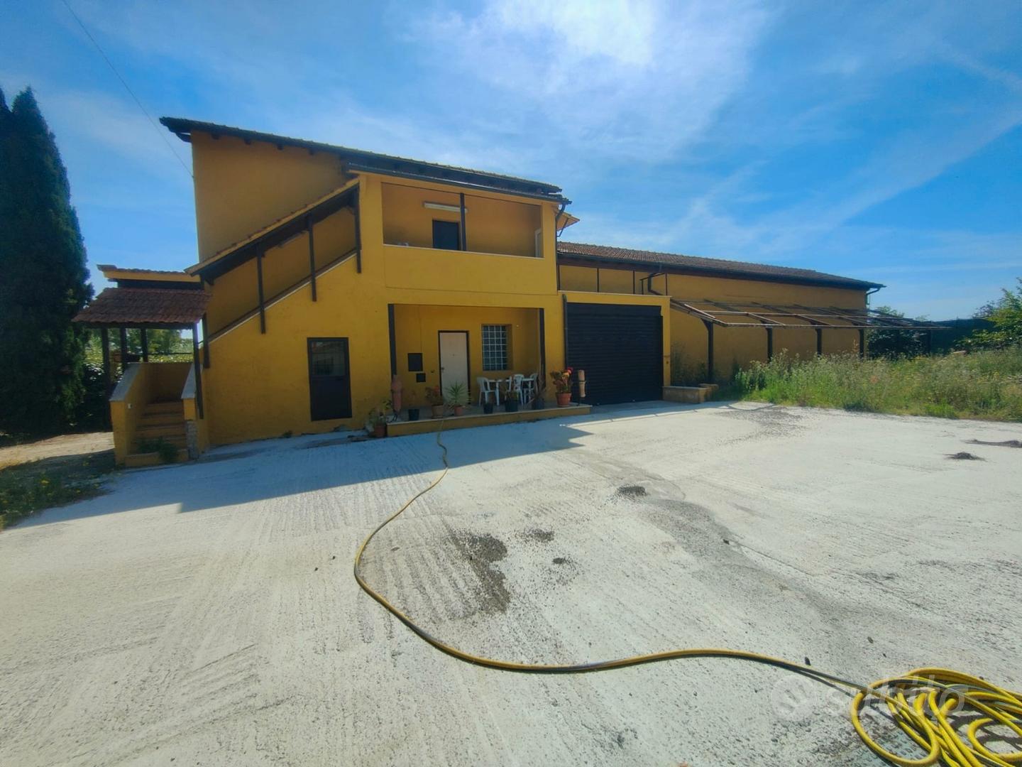 Rif.81 Casale con Terreno Giardinetti Roma - Vista 4