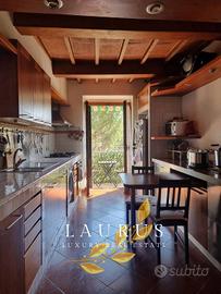 Appartamento di 120 m² con 4 locali a Firenze