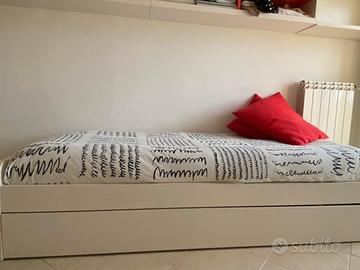 Letto a cassetto con doppio materasso