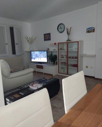Cucina tavolo e Mobile per soggiorno
