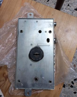 Serratura Mottura per porta blindata