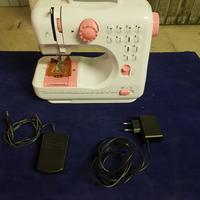 Machina di cucire portabile acumulatore