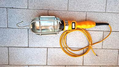 Lampada Zeca T 306 da 60 w 220 v usato come nuovo.