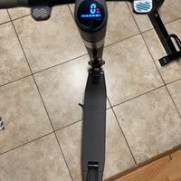 Monopattino elettrico Ninebot by Mercedes-Benz