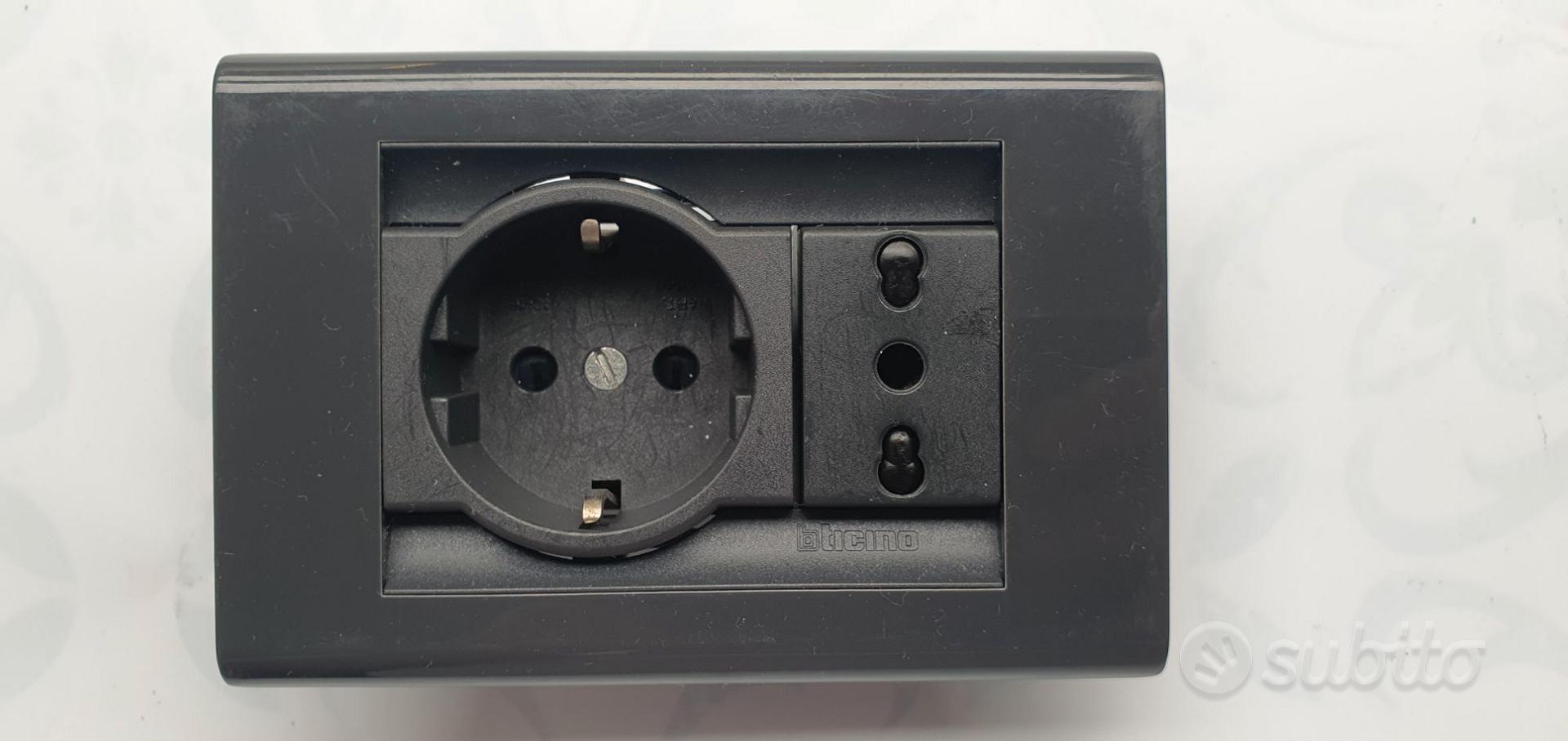 BIPRESA 10-16A ONDA PRESA COMPATIBILE CON SERIE LIVING LIGHT MARLANVIL - Foto 2