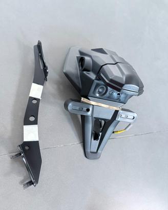 Porta targa originale Yamaha xsr 900 anno 2023