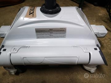 Pulitore automatico per piscina