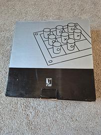 Gioco TRIS con bicchierini