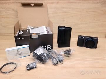 RICOH  GR3 X URBAN EDITION