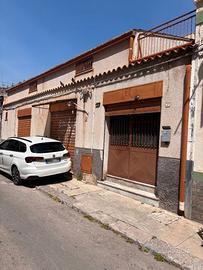 Zona zisa laboratorio con terrazza e mansarda