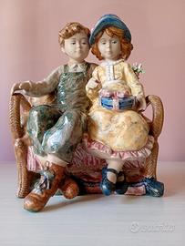 grande statuina- bimbi su panchina-  PAL  Spagna 
