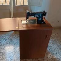 Macchina da cucire necchi