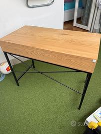 Scrivania in legno e metallo